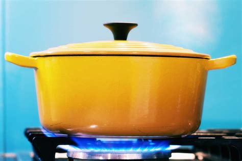 can le creuset go on gas hob